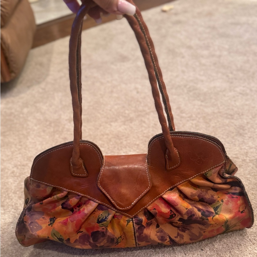 Beautiful Patricia Nash Floral Handbag